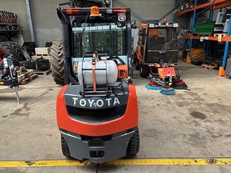 Toyota 2500