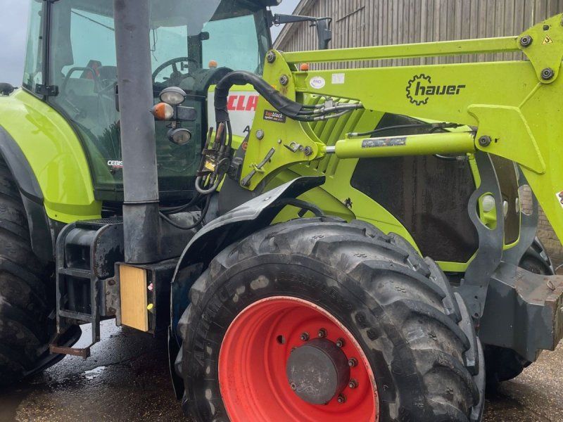 Claas ARION 530 CIS med VX150 læsser