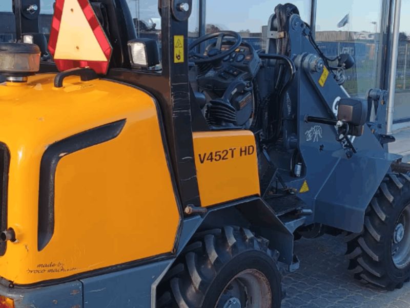 Giant V452T HD 452