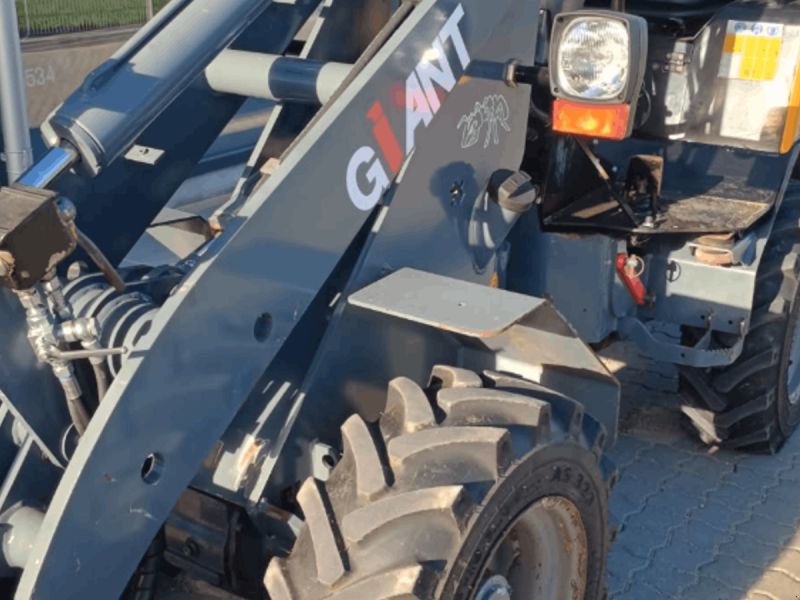 Giant V452T HD 452