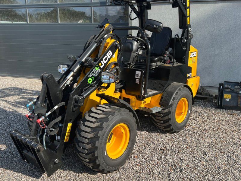 JCB 403 Plus Agri