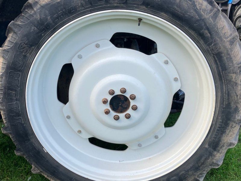 Taurus 270/95R32 300/95R46