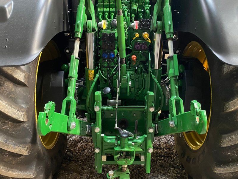 John Deere 6R250