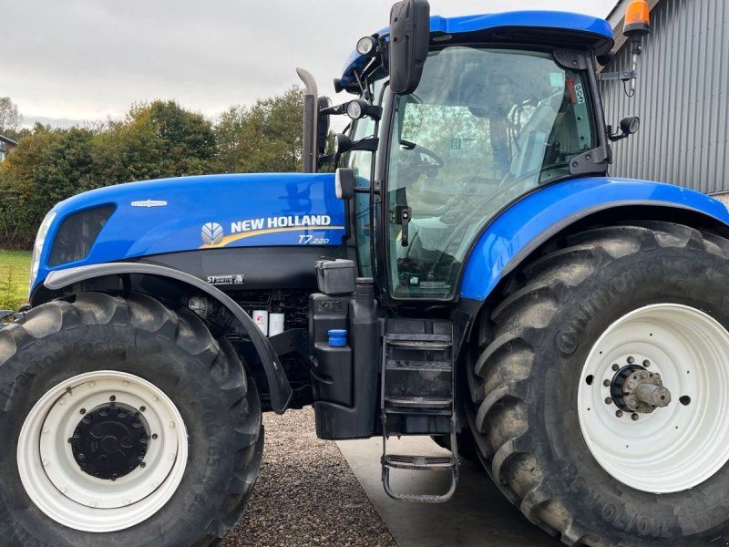 New Holland T7.220 Auto Command Stor 4`er skærm og gps klar
