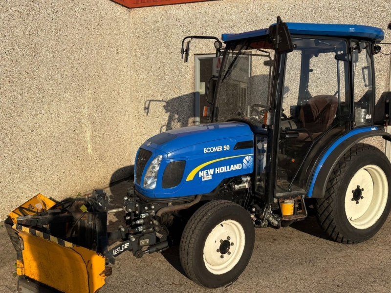New Holland BOOMER 50 HST