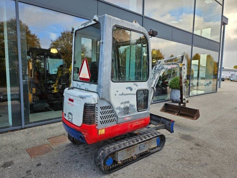Takeuchi TB 016