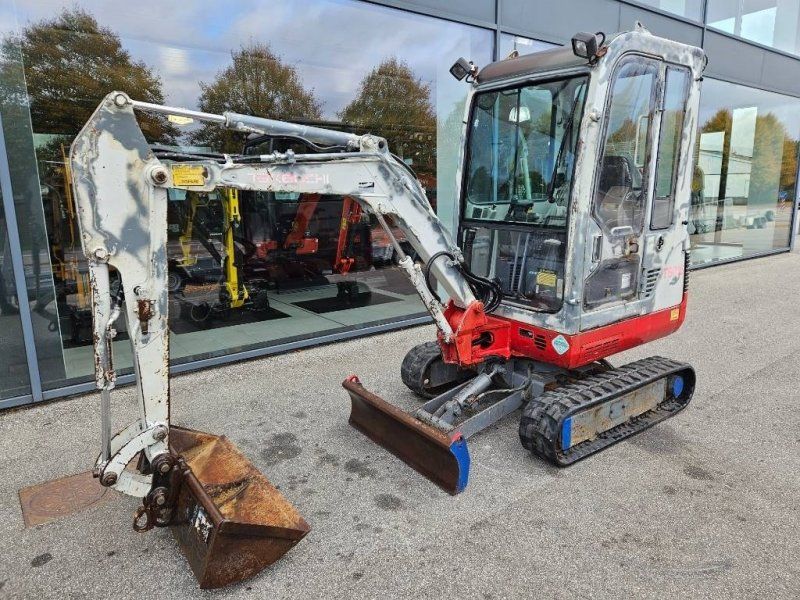 Takeuchi TB 016