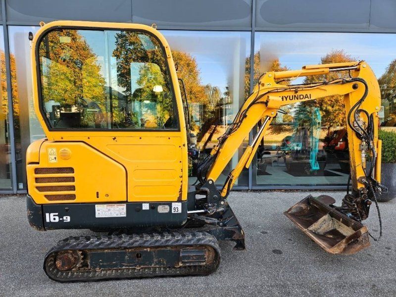 Hyundai Rob 16-9