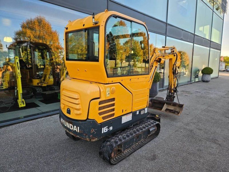 Hyundai Rob 16-9