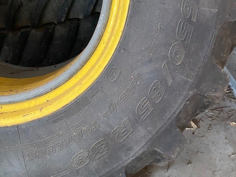 650/85R38