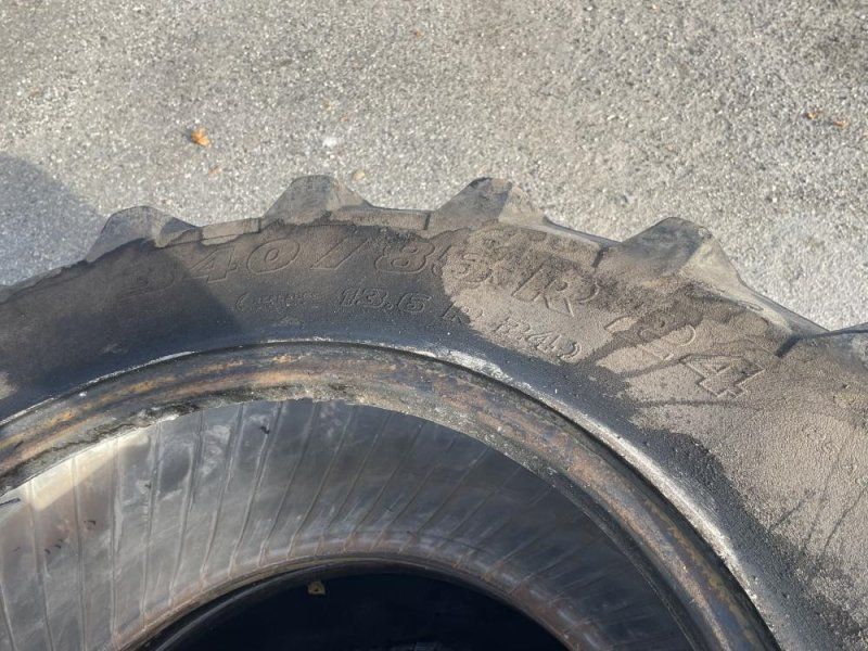 Pirelli 340/85R 24 .