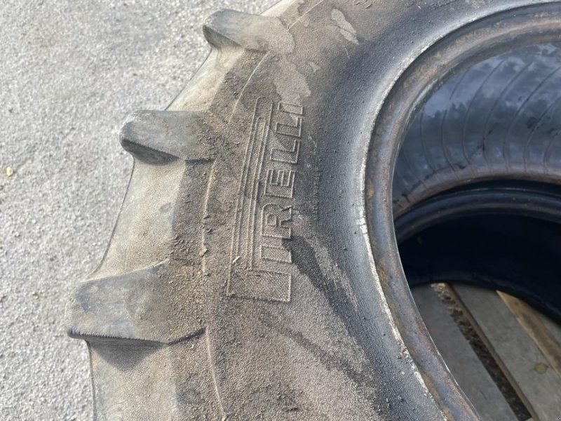Pirelli 340/85R 24 .