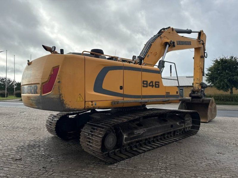 Liebherr R 946