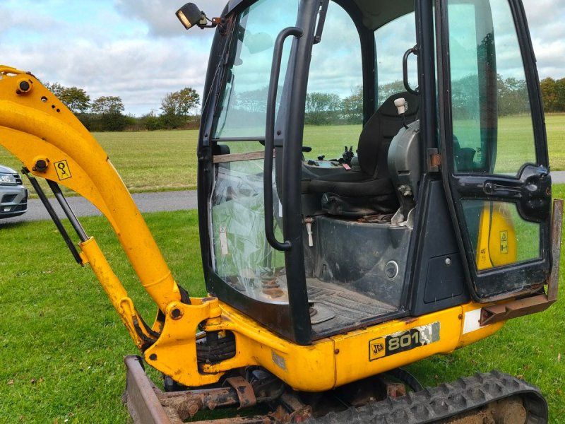 JCB 8018