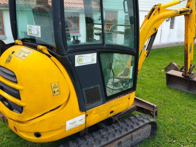JCB 8018