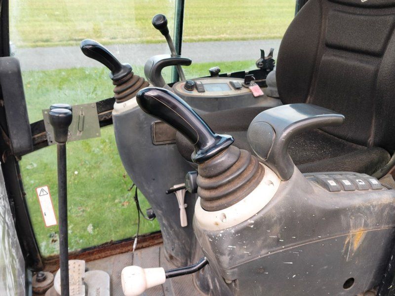 JCB 8018