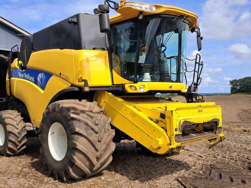 New Holland CX8080