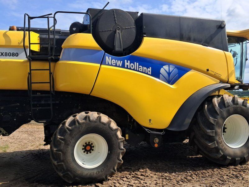 New Holland CX8080