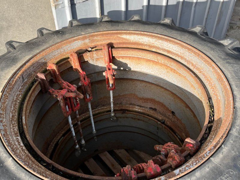 520/70R38 + 420/70R28 AP Sæt for/bag