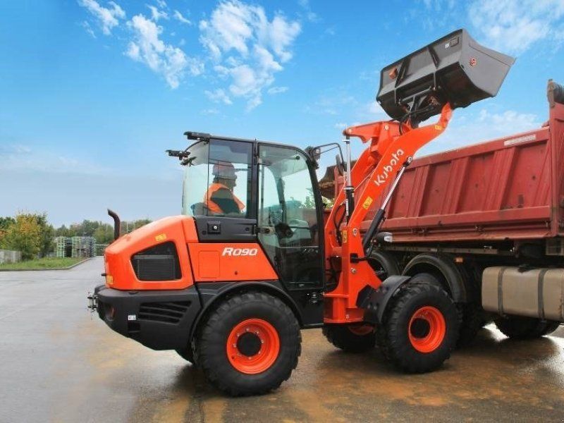 Kubota R 090