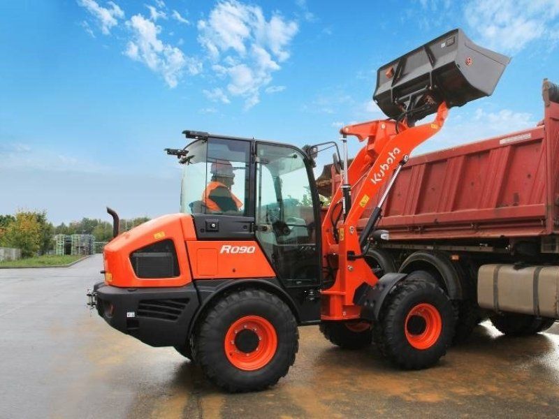 Kubota R 090