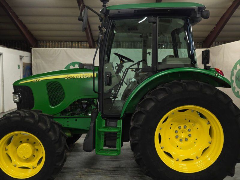 John Deere 5720