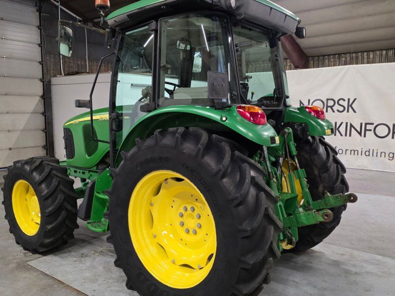 John Deere 5720