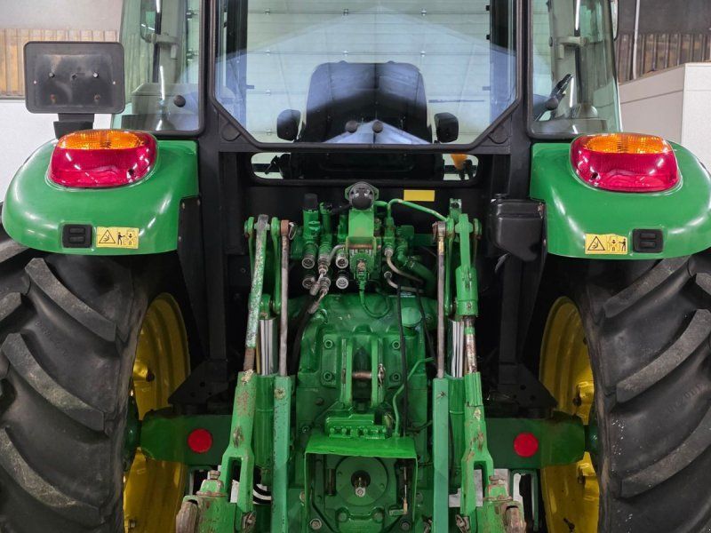 John Deere 5720