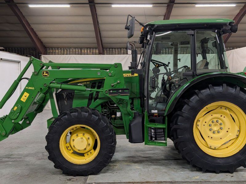 John Deere 5085M