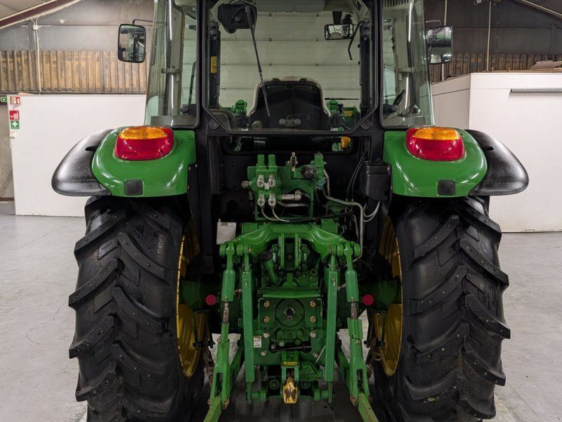 John Deere 5085M