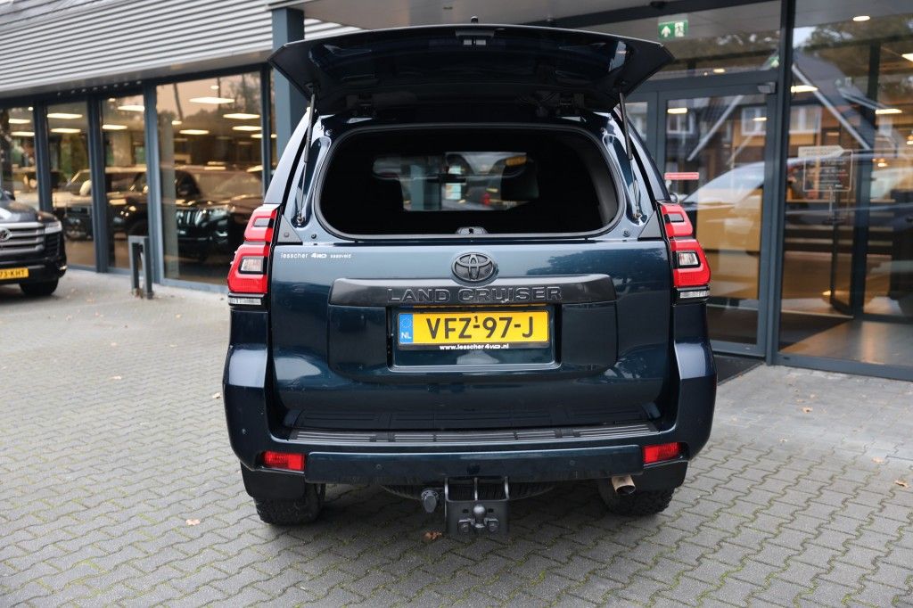 Toyota Landcruiser 150 2.8 D-4D 5DRS CHALLENGER A/T VAN