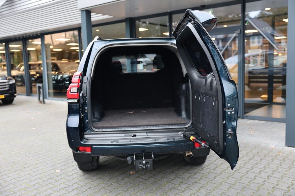 Toyota Landcruiser 150 2.8 D-4D 5DRS CHALLENGER A/T VAN