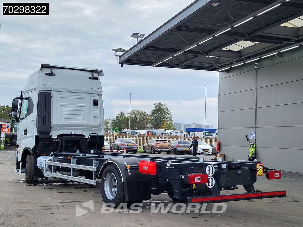 Iveco S-Way 460 4X2 New! BDF Navi ACC LED Euro 6