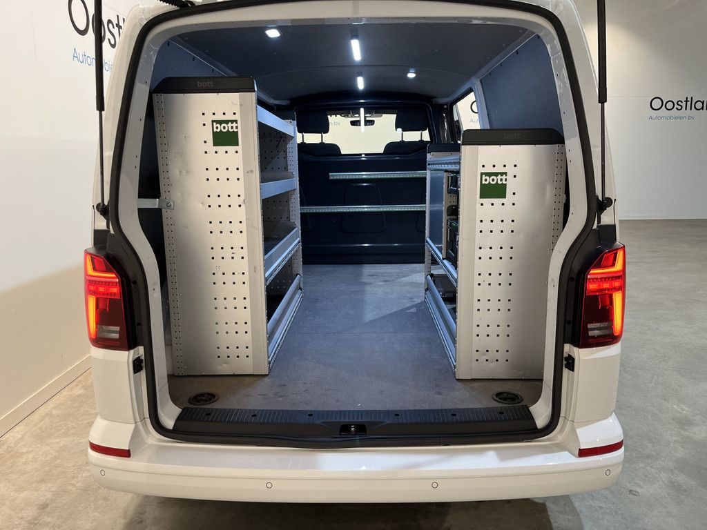 Volkswagen Transporter 2.0 TDI L2H1 150 PK Automaat Servicebus / Bott Inrichting / Euro 6 / 2X Schuifdeur / Airco / Cruise Control / Camera / CarPlay / Klep / 56.200 KM !!