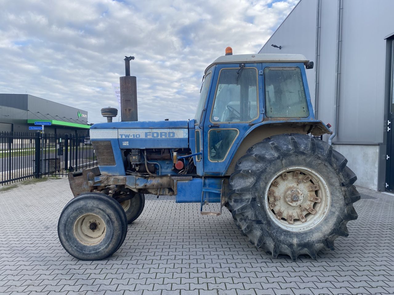 Ford TW-10