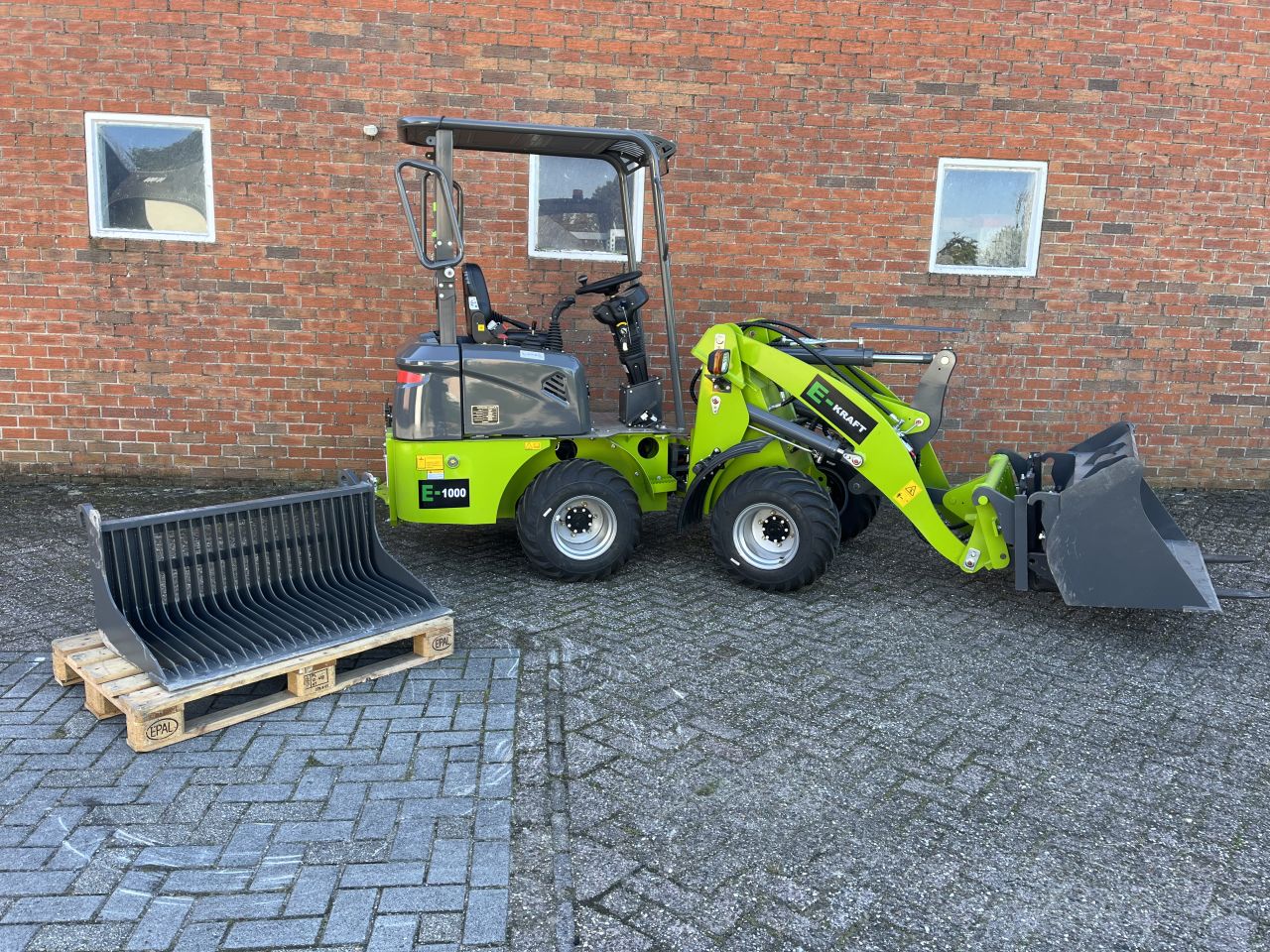 E-Kraft E1000 & E400 elektrische minishovels