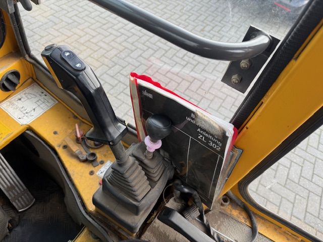 Volvo ZL302 Minishovel Kniklader Slechts 2200u NIEUWSTAAT