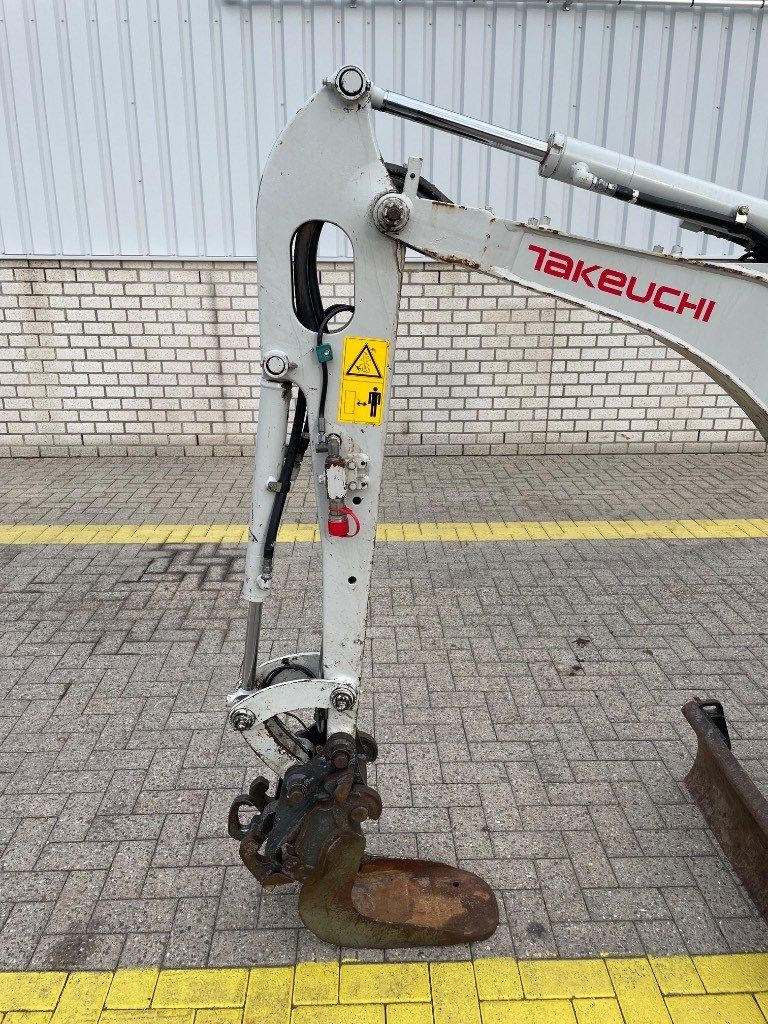 Takeuchi TB 216 GERESERVEERD