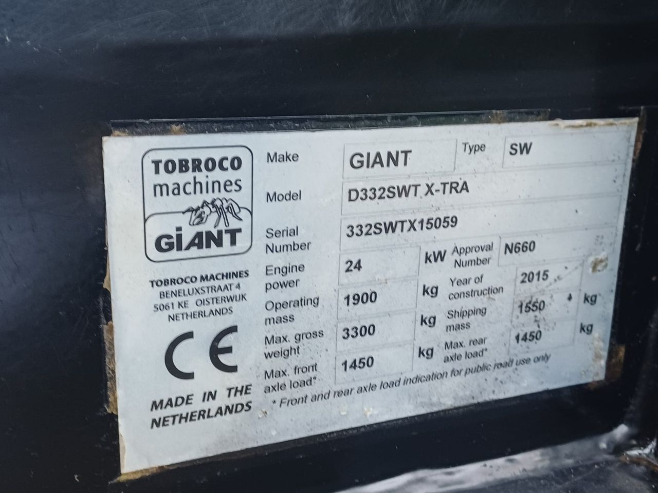 Ginat D332 SWT X-tr | bj 2015 | 2830uur |Bak en lepels