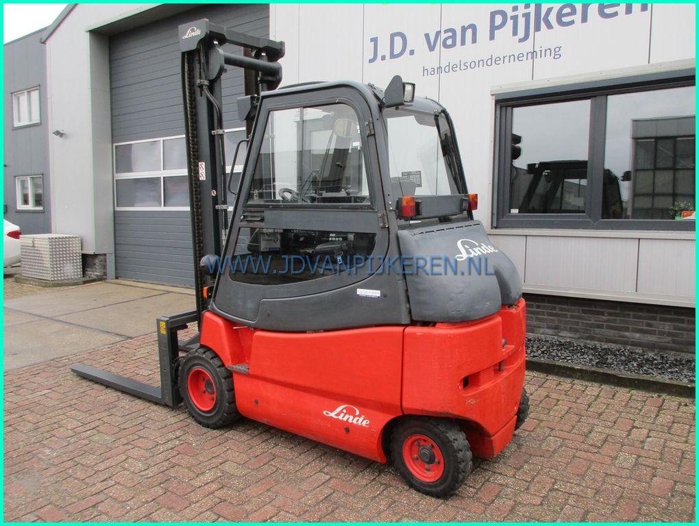 Linde E30S-03/600 3.5t 2007 5847uur+accu92%+VV+shift