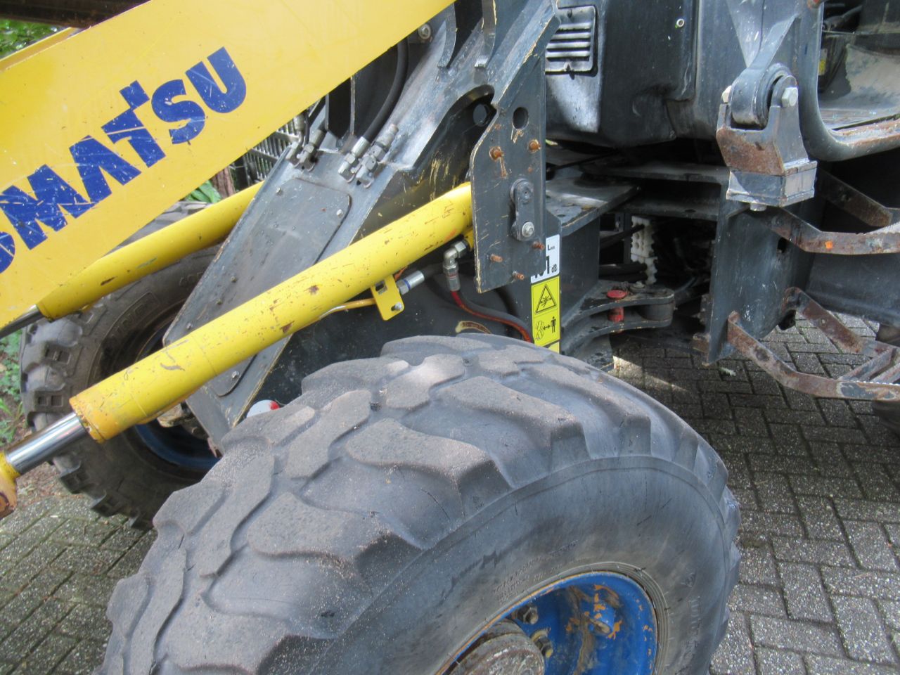 KOMATSU WA80-5