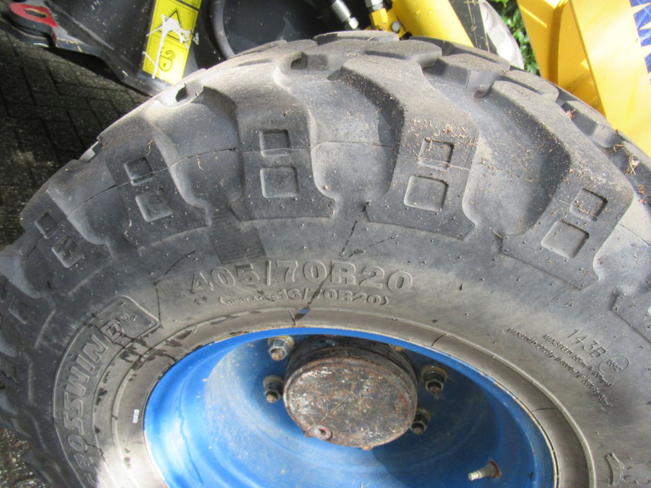 KOMATSU WA80-5