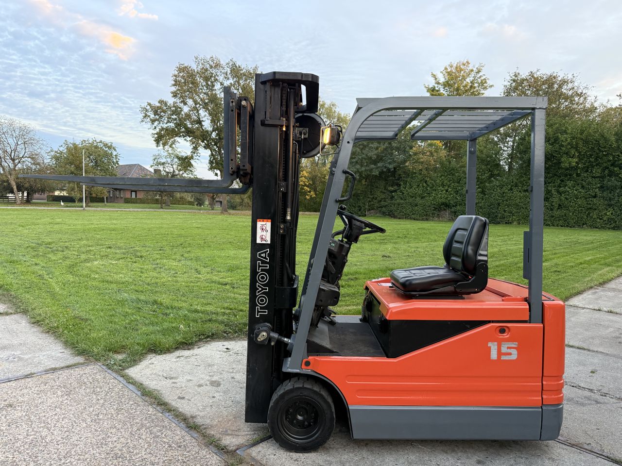 Toyota 1500KG elektrisch triplex 4.5M Freelift Sideshift