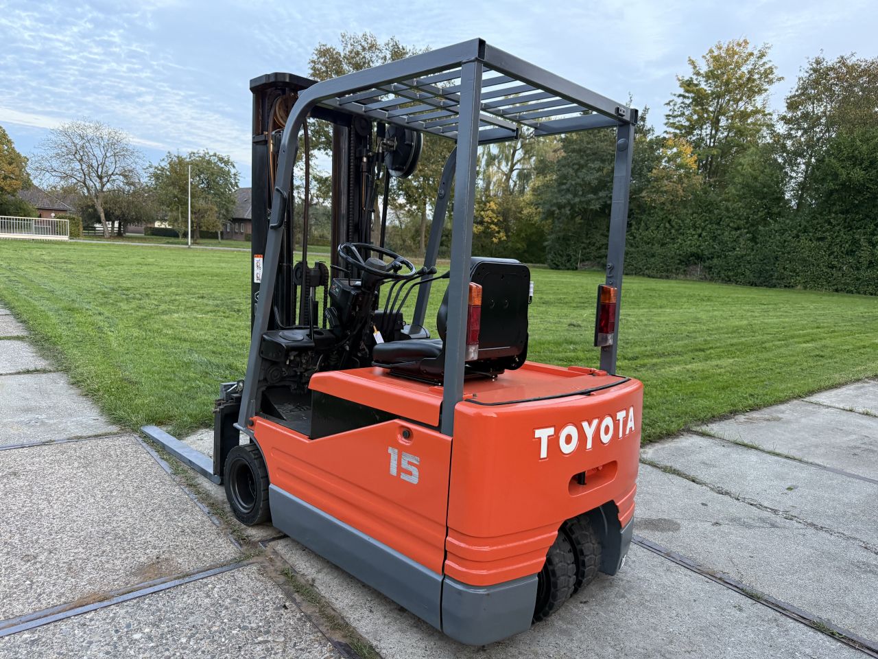 Toyota 1500KG elektrisch triplex 4.5M Freelift Sideshift