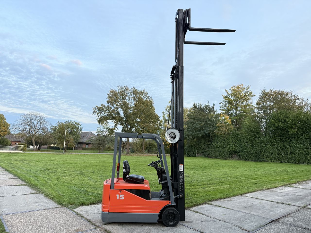 Toyota 1500KG elektrisch triplex 4.5M Freelift Sideshift