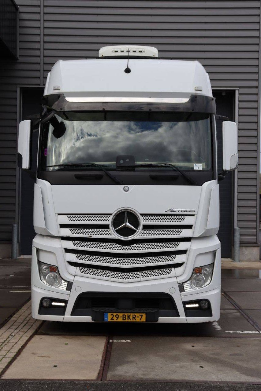 Chassis Cabin Mercedes-Benz ACTROS Diesel 477hp 2018