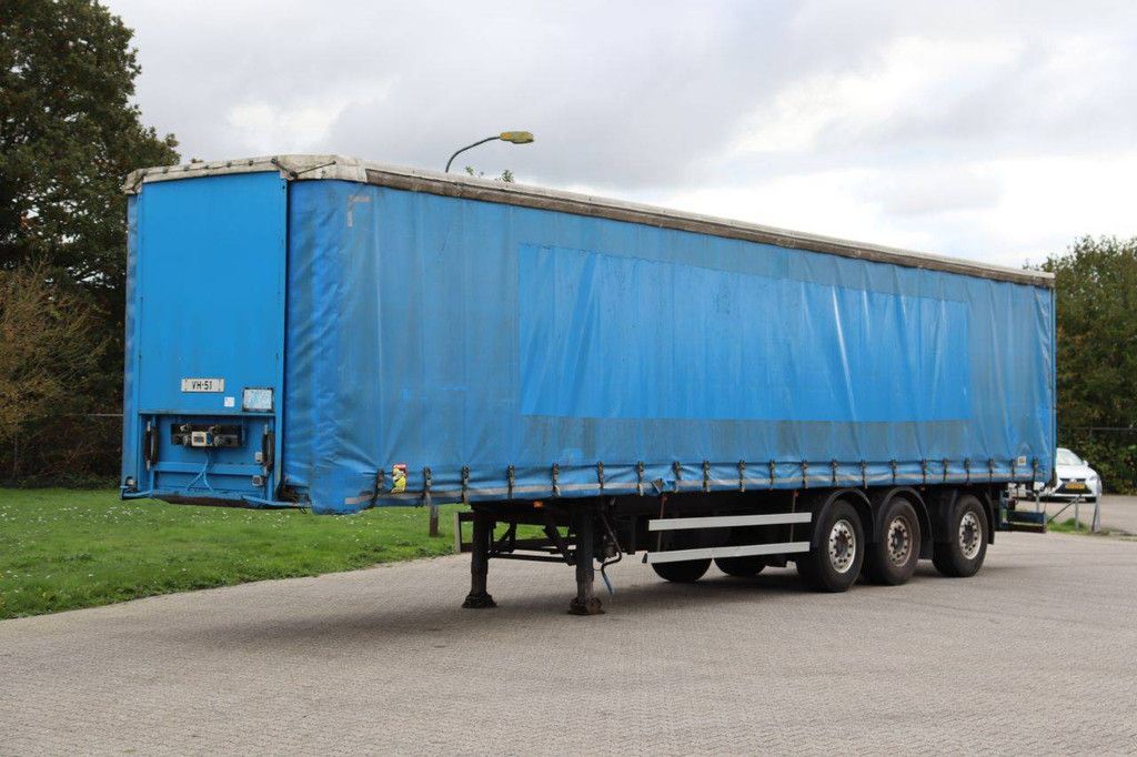 Curtainsider trailer Pacton TBD339 2001