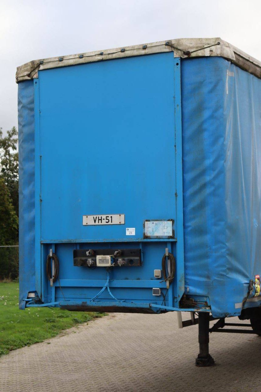 Curtainsider trailer Pacton TBD339 2001