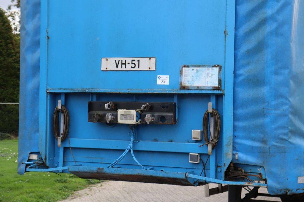 Curtainsider trailer Pacton TBD339 2001