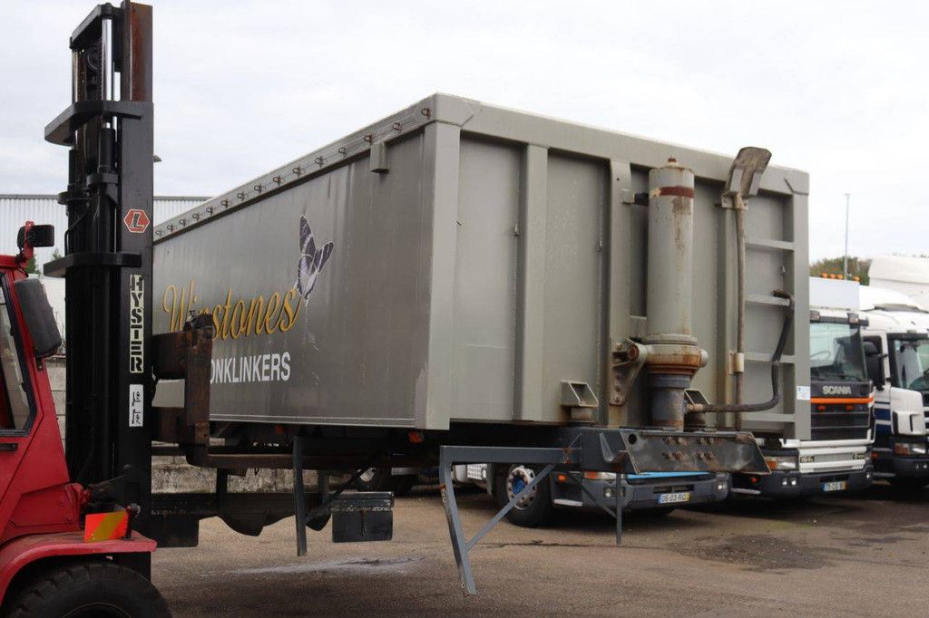 Container